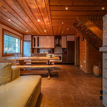 公寓 Lumiro By Aavalevi 列维